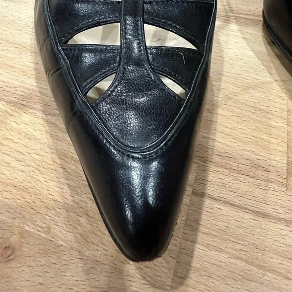 Burberry  Calfskin Leather Business/Court Heels in size 36.5 or 5.5. - Picture 6 of 12